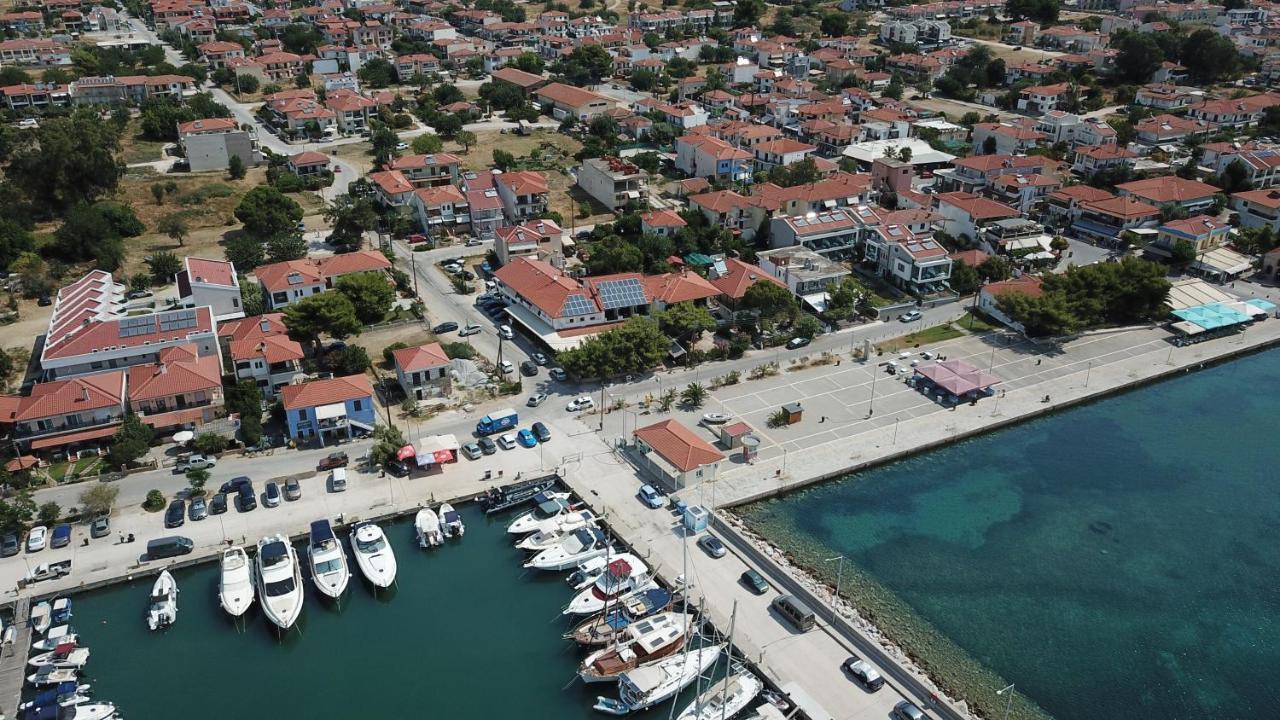 Marina Hotel Никити Екстериор снимка