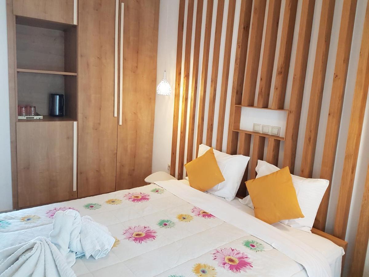 Marina Hotel Никити Екстериор снимка