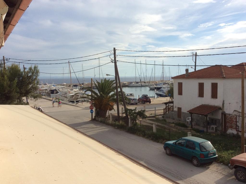 Marina Hotel Никити Екстериор снимка