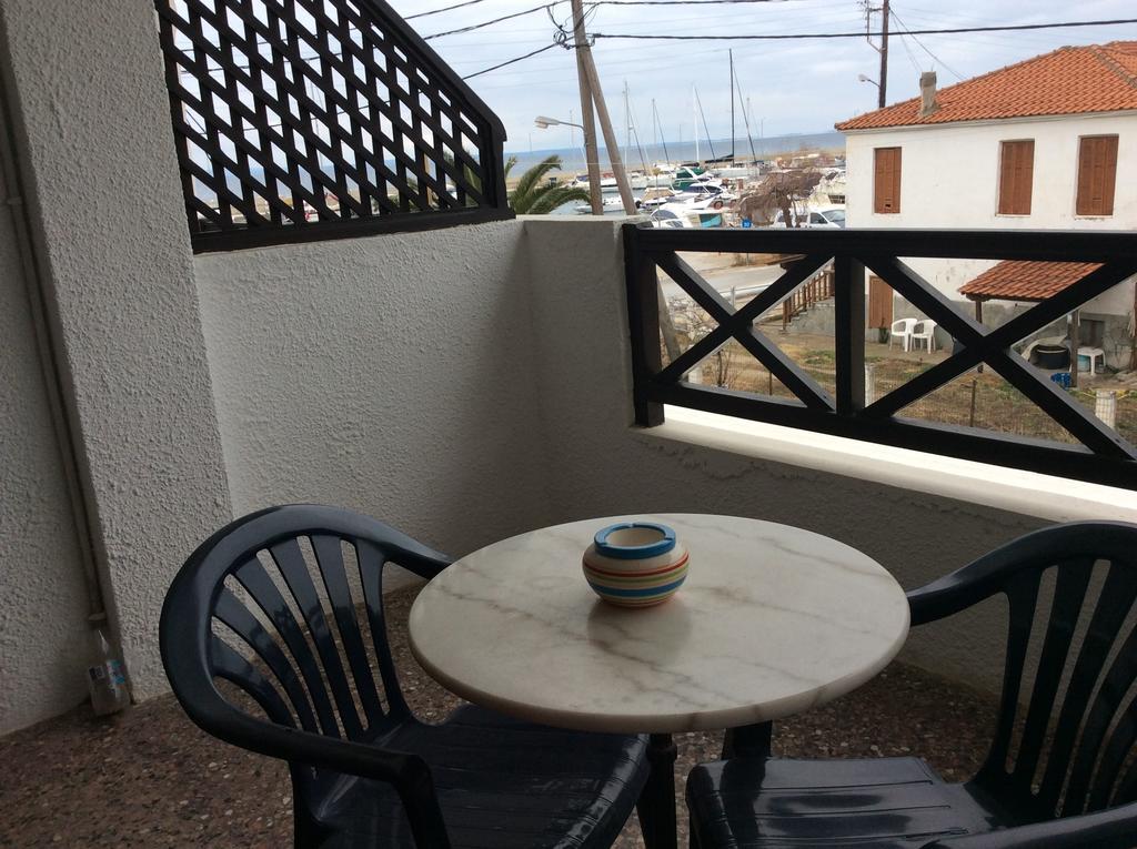Marina Hotel Никити Екстериор снимка