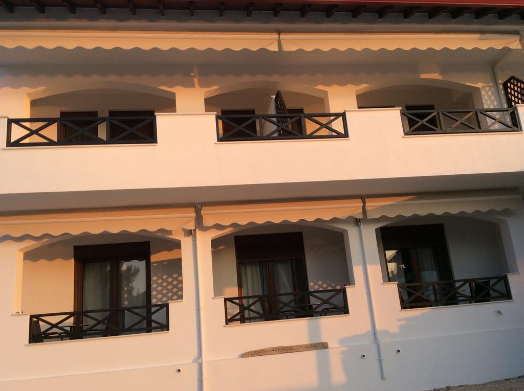 Marina Hotel Никити Екстериор снимка