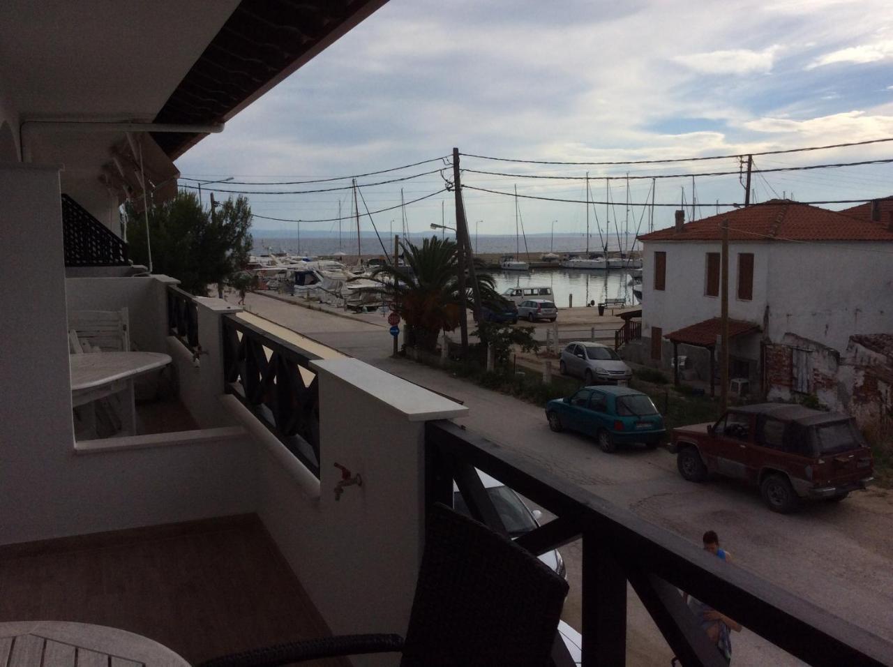 Marina Hotel Никити Екстериор снимка